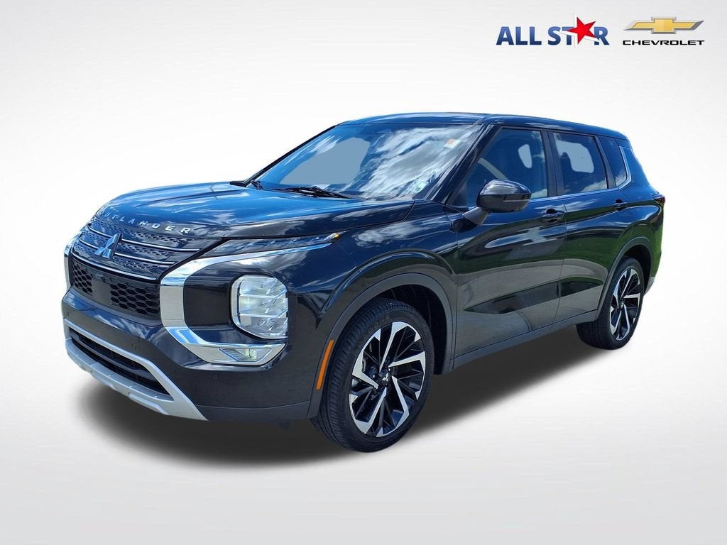 2023 Mitsubishi Outlander SE