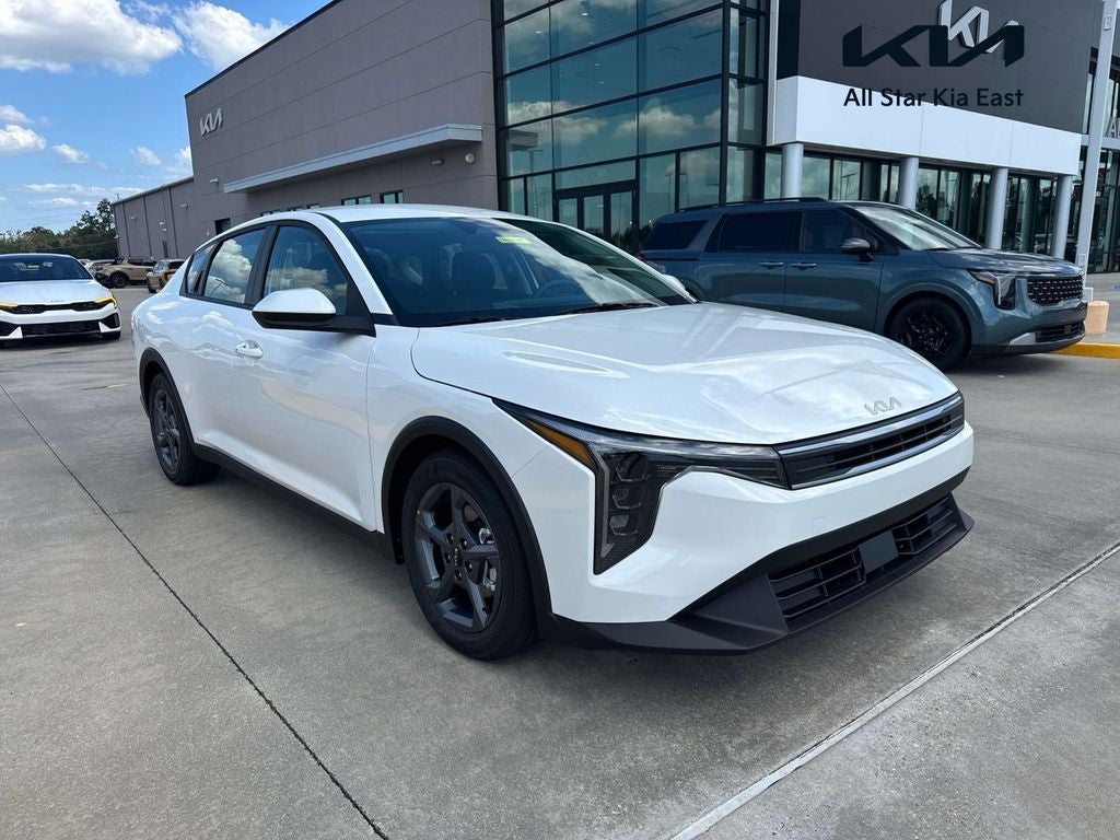2026 Kia K4 LXS