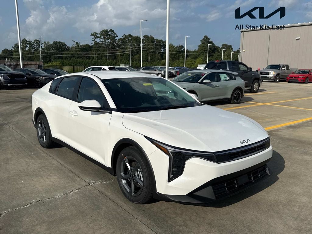 2026 Kia K4 LXS